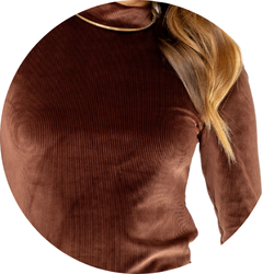 01 blusa feminina manga longa veludo marrom