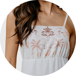 01 vestido feminino estampa localizada floral bege