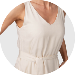 01 vestido feminino longuete com cinto nude